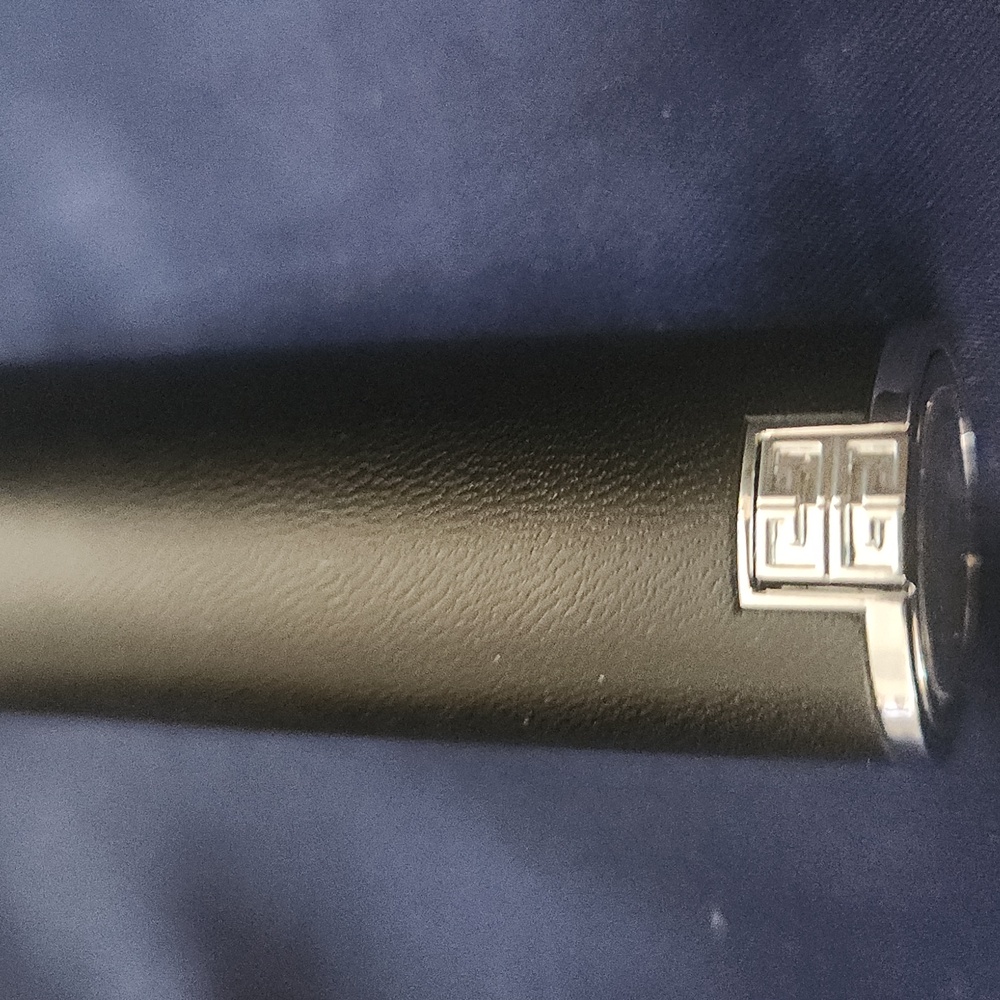 Givenchy Le Rouge Interdit - Picture 2 of 5
